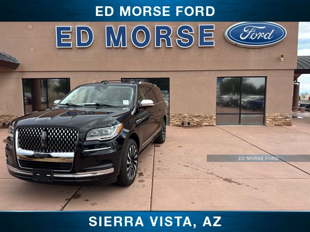 2023 Lincoln Navigator L Black Label in Black Metallic — front three-quarter view